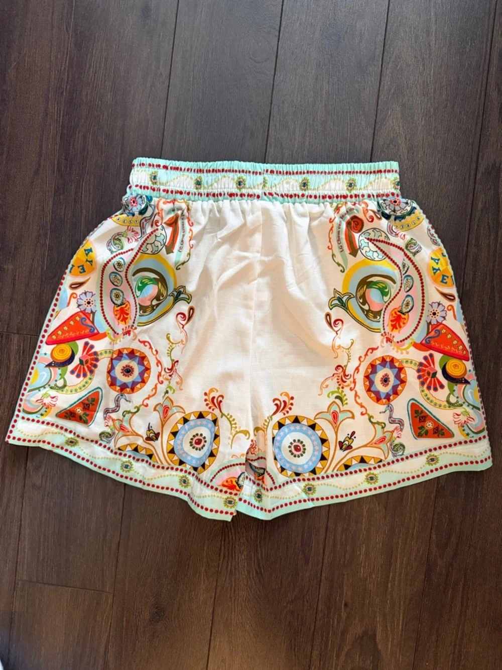 Lifted Soul graphic shorts - Picture 2 of 3